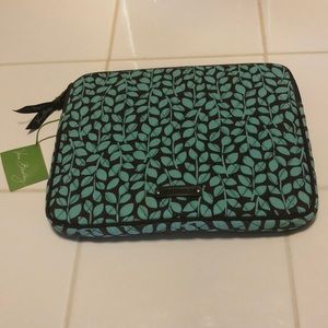⭐️VERA BRADLEY TABLET SLEEVE⭐️